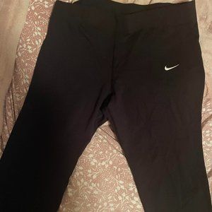Women's Nike Black Capri Leggings